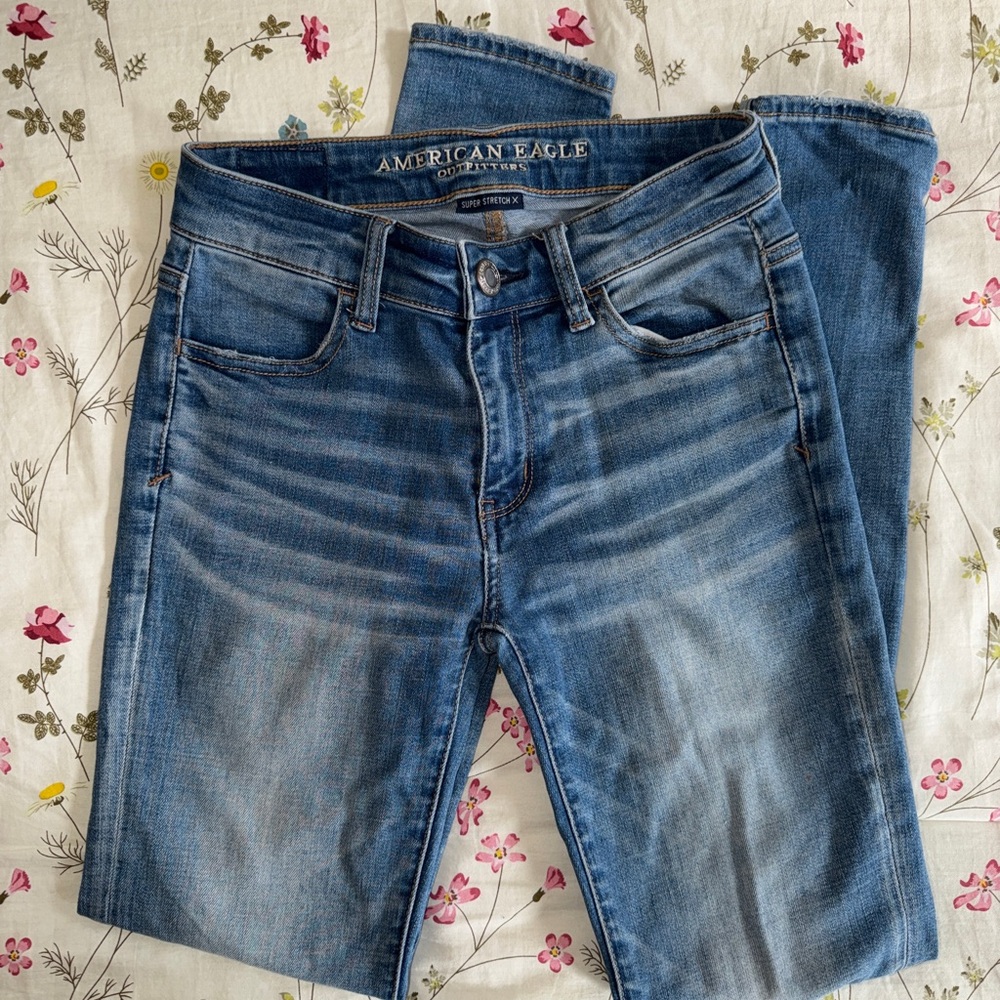 2017 LOW RISE American Eagle Super Stretch Denim Jeggings